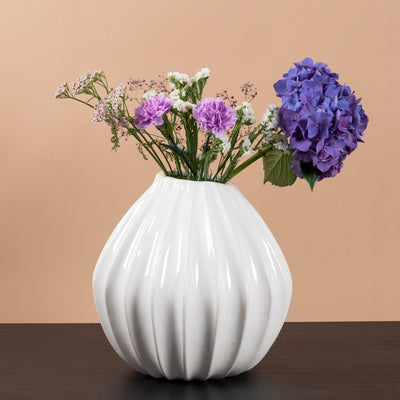 Broste Copenhagen Vase Wide Ivory - Statement vase av keramikk