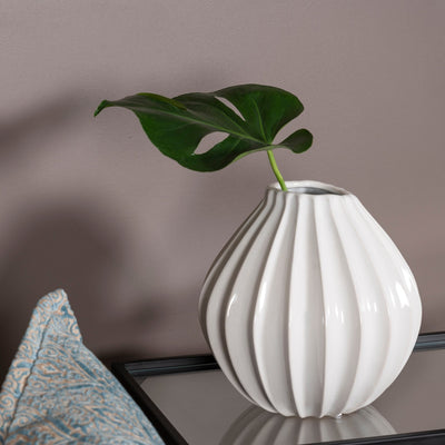 Broste Copenhagen Vase Wide Ivory - Statement vase av keramikk