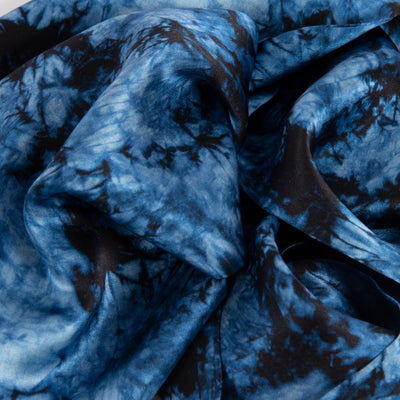 Frimino Barcelona Silkeskjerf blått og sort - skjerf i 100% silke